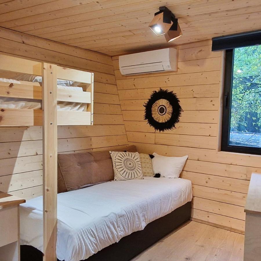 Utopia Village - Art & Nature Lodges Монс Экстерьер фото